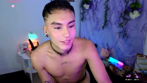 damon_clark_ online show from February 9, 8:13 pm