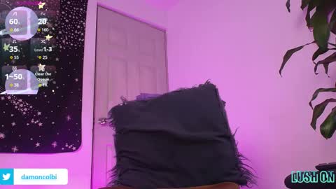 Snapshot of damoncolbi chatting on February 28, 11:39 pm damoncolbi online show from February 28, 11:39 pm