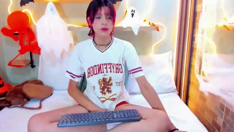 D A N online show from October 24, 2:13 pm