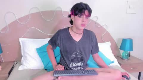 D A N online show from December 16, 1:32 am