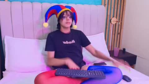 D A N online show from April 18, 7:07 pm