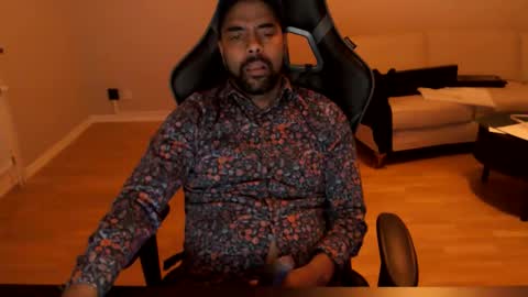 dan_the_man43 online show from April 4, 1:15 am