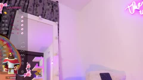 Snapshot of dana_montana_ chatting on December 9, 1:40 am Dannita online show from December 9, 1:40 am