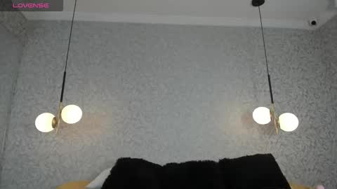    online show from November 27, 9:06 pm