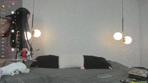    online show from December 13, 10:15 pm