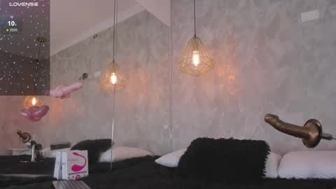    online show from March 24, 10:15 pm