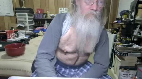 Snapshot of danagm chatting on December 15, 5:20 pm Dana online show from December 15, 5:20 pm