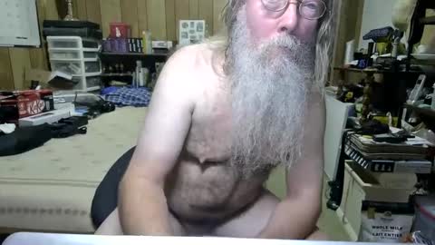 Snapshot of danagm chatting on December 16, 6:49 pm Dana online show from December 16, 6:49 pm