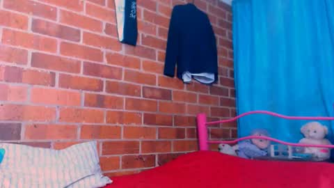 Snapshot of danaiisabella chatting on October 26, 2:50 am dana online show from October 26, 2:50 am