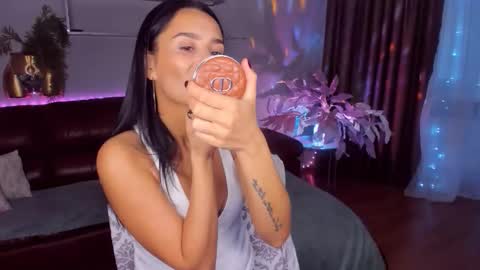 DanaMiers online show from April 8, 4:01 am