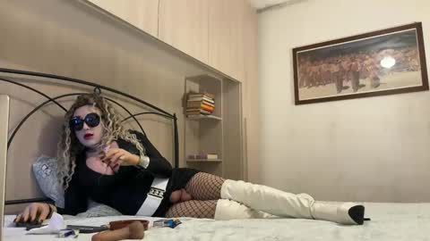 Snapshot of danastone_livingdoll chatting on February 1, 4:11 pm danastone_livingdoll online show from February 1, 4:11 pm