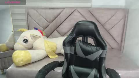 Snapshot of danatella_a chatting on September 21, 1:35 pm Danatella online show from September 21, 1:35 pm