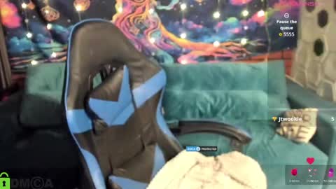 dances_queen online show from March 22, 8:07 am