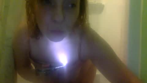 dancydavina online show from May 8, 1:11 am
