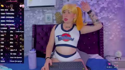 Snapshot of danee_19 chatting on February 20, 2:02 pm Daniela online show from February 20, 2:02 pm