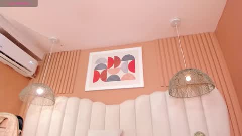 Snapshot of danee_19 chatting on December 17, 10:21 am Daniela online show from December 17, 10:21 am