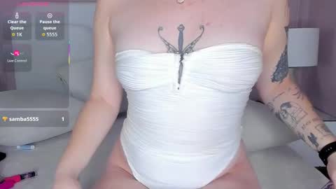 Snapshot of danee_19 chatting on December 22, 2:47 pm Daniela online show from December 22, 2:47 pm