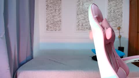 Danella Houston online show from October 28, 11:51 pm