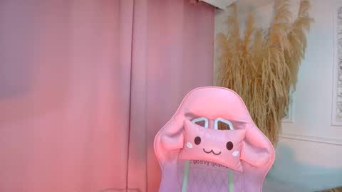 Danella Houston online show from April 2, 7:55 pm