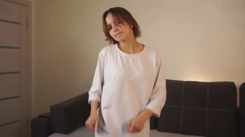 Elvi online show from November 8, 5:45 pm