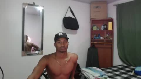 dani_brown19 online show from May 14, 2:18 am