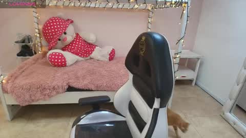 Dani online show from February 17, 5:10 pm