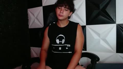 Snapshot of dani_cumboy chatting on December 28, 5:23 am dani_cumboy online show from December 28, 5:23 am