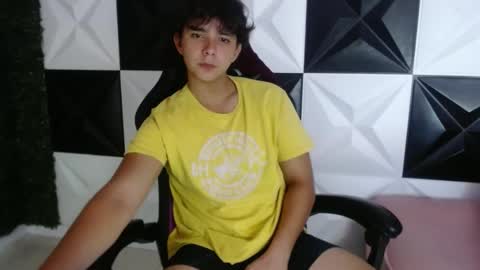 Snapshot of dani_cumboy chatting on December 31, 3:55 am dani_cumboy online show from December 31, 3:55 am