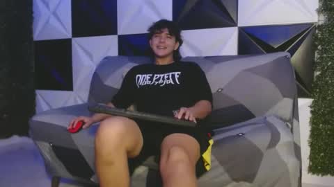 Snapshot of dani_cumboy chatting on March 9, 3:01 am dani_cumboy online show from March 9, 3:01 am