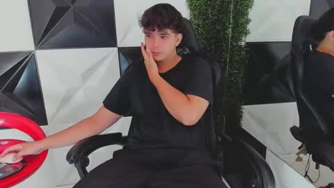 Snapshot of dani_cumboy chatting on September 30, 2:11 pm dani_cumboy online show from September 30, 2:11 pm