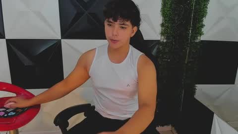 Snapshot of dani_cumboy chatting on October 1, 1:06 pm dani_cumboy online show from October 1, 1:06 pm