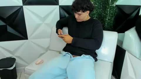 Snapshot of dani_cumboy chatting on November 26, 2:29 pm dani_cumboy online show from November 26, 2:29 pm