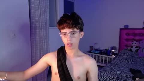 Snapshot of dani_dancer chatting on February 11, 1:21 am Dani Dancer online show from February 11, 1:21 am