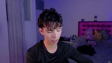 Snapshot of dani_dancer chatting on February 13, 11:01 pm Dani Dancer online show from February 13, 11:01 pm