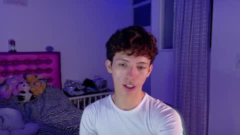 Snapshot of dani_dancer chatting on February 27, 12:43 am Dani Dancer online show from February 27, 12:43 am