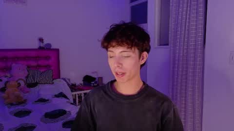 Snapshot of dani_dancer chatting on March 8, 11:19 pm Dani Dancer online show from March 8, 11:19 pm