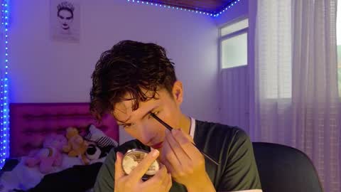 Snapshot of dani_dancer chatting on March 22, 7:50 pm Dani Dancer online show from March 22, 7:50 pm