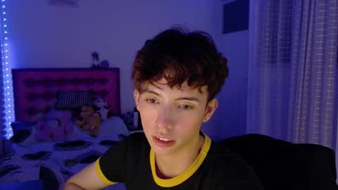 Snapshot of dani_dancer chatting on March 25, 1:33 am Dani Dancer online show from March 25, 1:33 am