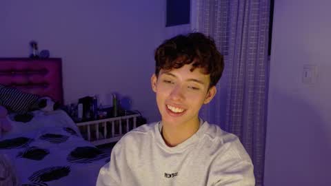 Snapshot of dani_dancer chatting on March 27, 12:38 am Dani Dancer online show from March 27, 12:38 am