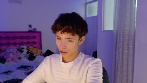 Snapshot of dani_dancer chatting on April 1, 9:01 pm Dani Dancer online show from April 1, 9:01 pm