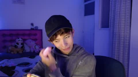 Snapshot of dani_dancer chatting on April 7, 11:48 pm Dani Dancer online show from April 7, 11:48 pm