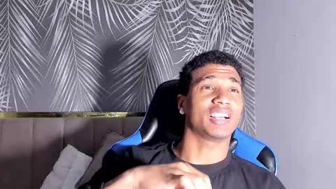 Snapshot of dani_dick_ chatting on September 18, 9:28 pm Daniel online show from September 18, 9:28 pm