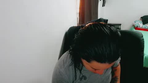 dani y jocelyn online show from November 6, 6:42 pm