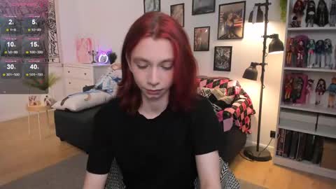 Snapshot of dani_mur chatting on February 27, 8:20 pm Daniel online show from February 27, 8:20 pm