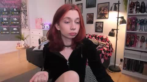 Snapshot of dani_mur chatting on March 1, 8:33 pm Daniel online show from March 1, 8:33 pm