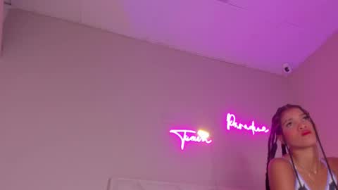 Hi I am Dani online show from September 15, 11:54 am