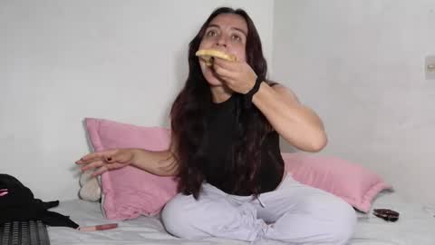 Snapshot of dani_widow chatting on December 31, 3:12 am dani_widow online show from December 31, 3:12 am