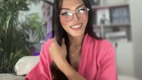 Snapshot of danica_walton chatting on January 9, 3:55 pm danica_walton online show from January 9, 3:55 pm