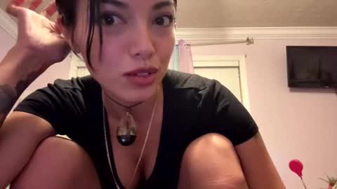 danidivina777 online show from February 26, 6:47 am