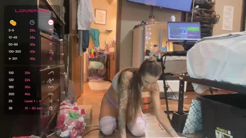 Dani Dragon online show from December 25, 8:07 am